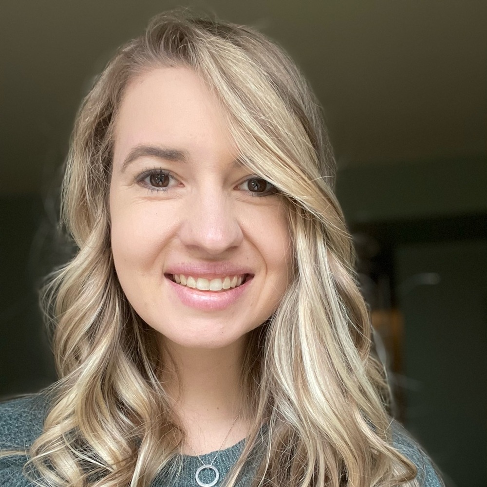 Meet your Posher, Paige 🤍